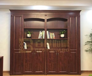 &nbsp; &nbsp; 我們可以發現，近年來，密室開始陸續進入高生活品質的家庭。這主要得益于密室安全避險的功能，成為戶主生命和財產安全的重要保障。&nbsp;智能安防系統，讓密室更安全更可靠&nbsp; &nbsp; &nbsp; 隨著技術的發展，密室設計過程中融入智能安防系統，密室中的安全系統將與家庭中閉路電視監控系統、防盜報警系統、周界防范系統、門禁系統、保安巡更系統結合，一旦有非法入侵行為便可及時報警并掌握危險位置，為整個住宅和戶主的人身安全保駕護航。近年來，即便是豪宅區內安防設施比較齊全，但據調查顯示，目前入室盜竊案件占刑事…